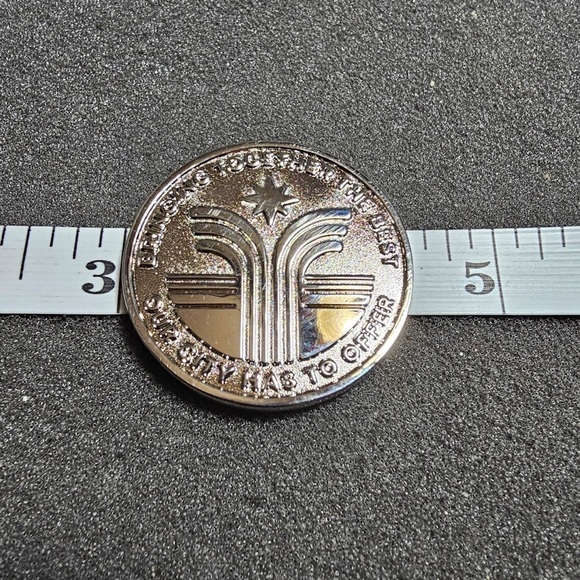 Celebrate Springfield Silver Tone Metalic Challenge Coin Commemorative Token - Picture 11 of 11